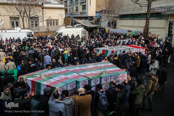 تشییع آلاله‌های گمنام در معراج الشهدای تهران
