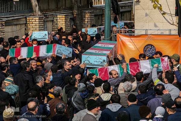 تشییع آلاله‌های گمنام در معراج الشهدای تهران