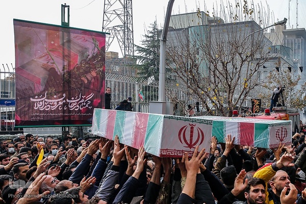 تشییع آلاله‌های گمنام در معراج الشهدای تهران