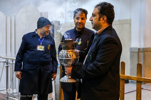 غبار‌روبی مضجع مطهر حضرت عبدالعظیم حسنی(ع)