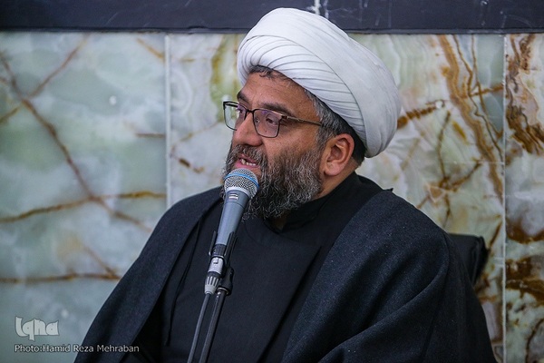 غبار‌روبی مضجع مطهر حضرت عبدالعظیم حسنی(ع)