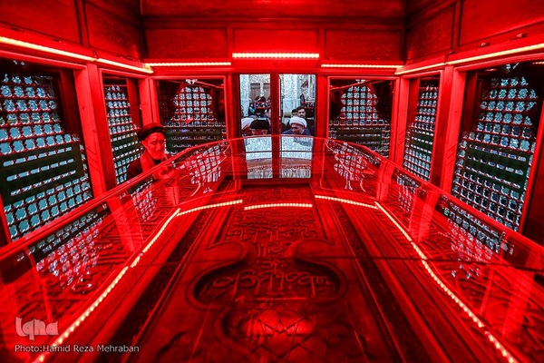 غبار‌روبی مضجع مطهر حضرت عبدالعظیم حسنی(ع)