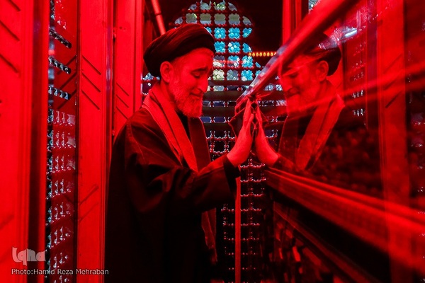 غبار‌روبی مضجع مطهر حضرت عبدالعظیم حسنی(ع)