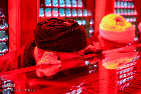 غبار‌روبی مضجع مطهر حضرت عبدالعظیم حسنی(ع)