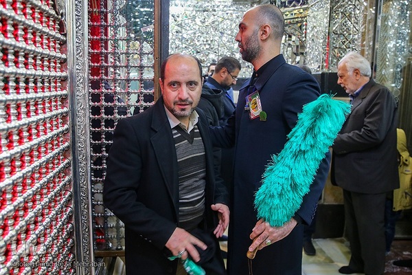 غبار‌روبی مضجع مطهر حضرت عبدالعظیم حسنی(ع)