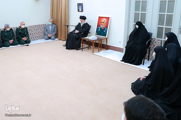 دیدار خانواده و اعضای ستاد بزرگداشت سردار سلیمانی