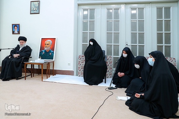 دیدار خانواده و اعضای ستاد بزرگداشت سردار سلیمانی