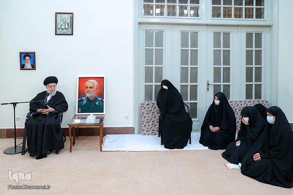 دیدار خانواده و اعضای ستاد بزرگداشت سردار سلیمانی