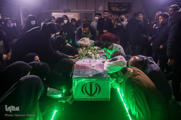 آیین وداع با پیکر شهید دفاع مقدس در بیمارستان نجمیه