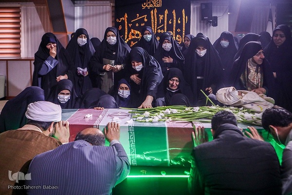 آیین وداع با پیکر شهید دفاع مقدس در بیمارستان نجمیه