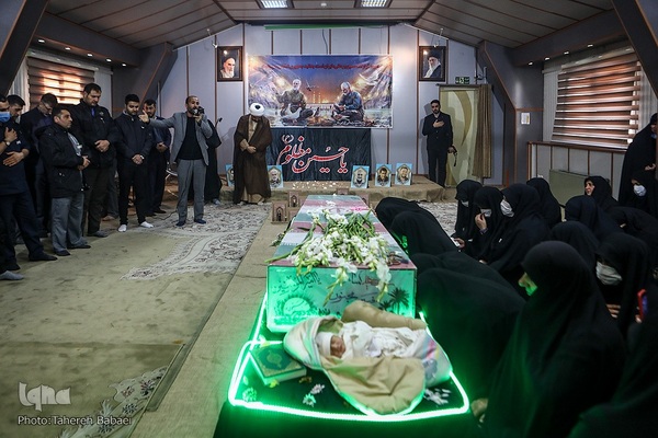 آیین وداع با پیکر شهید دفاع مقدس در بیمارستان نجمیه