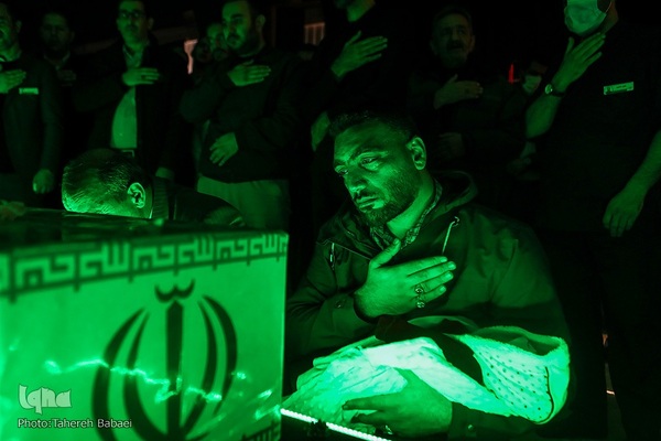 آیین وداع با پیکر شهید دفاع مقدس در بیمارستان نجمیه