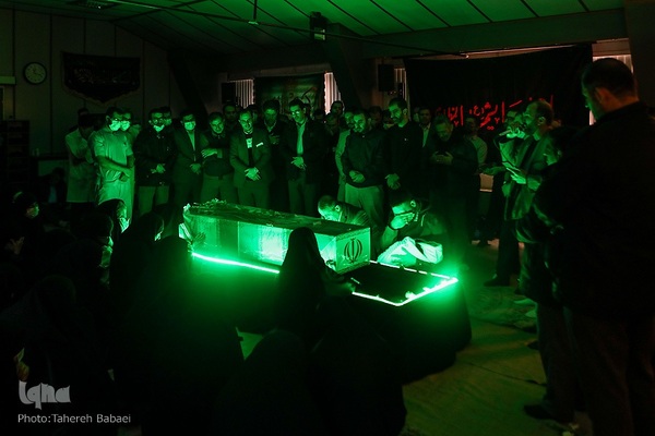 آیین وداع با پیکر شهید دفاع مقدس در بیمارستان نجمیه