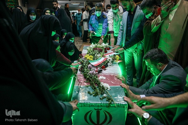 آیین وداع با پیکر شهید دفاع مقدس در بیمارستان نجمیه