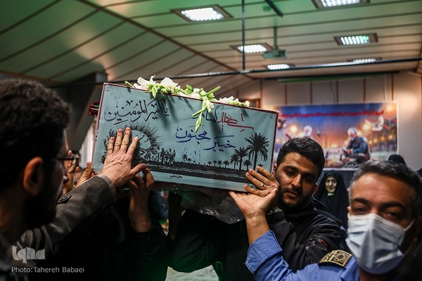 آیین وداع با پیکر شهید دفاع مقدس در بیمارستان نجمیه