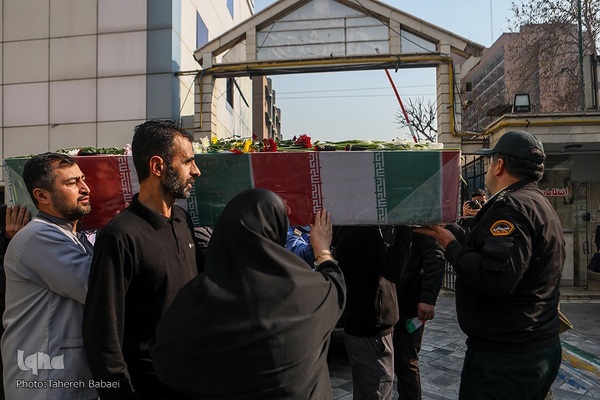 آیین وداع با پیکر شهید دفاع مقدس در بیمارستان نجمیه