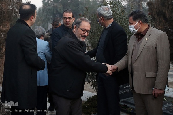 ادای احترام جهادگران به مقام دکتر کاظمی آشتیانی