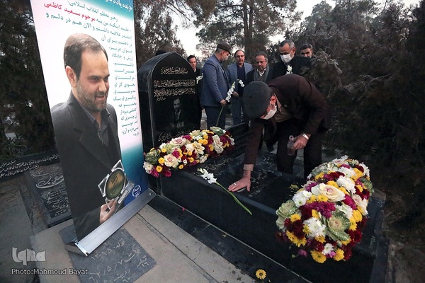 ادای احترام جهادگران به مقام دکتر کاظمی آشتیانی