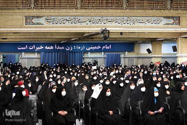 دیدار جمعی از بانوان فرهیخته کشور با رهبر انقلاب اسلامی