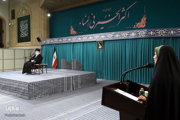 دیدار جمعی از بانوان فرهیخته کشور با رهبر انقلاب اسلامی