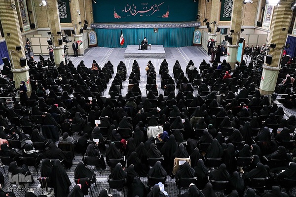 دیدار جمعی از بانوان فرهیخته کشور با رهبر انقلاب اسلامی