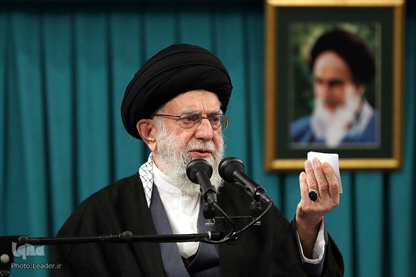 حضرت آیت‌الله خامنه‌ای، رهبر معظم انقلاب اسلامی