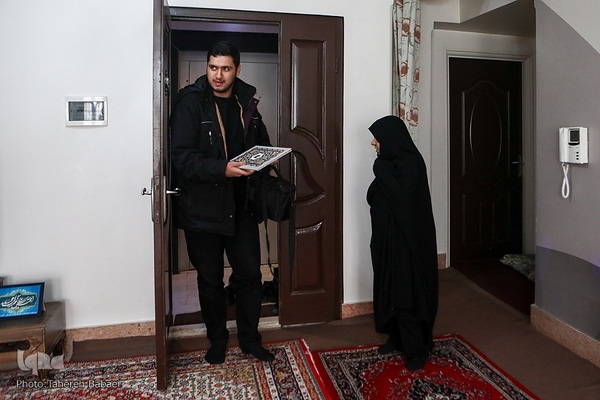 دیدار نمایندگان جامعه قرآنی با خانواده شهید حسین امیدواری