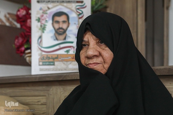 دیدار نمایندگان جامعه قرآنی با خانواده شهید حسین امیدواری