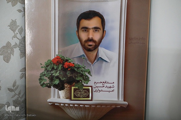 دیدار نمایندگان جامعه قرآنی با خانواده شهید حسین امیدواری