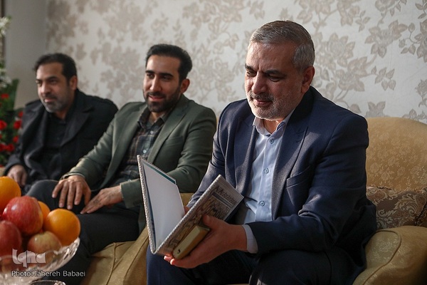 دیدار نمایندگان جامعه قرآنی با خانواده شهید حسین امیدواری