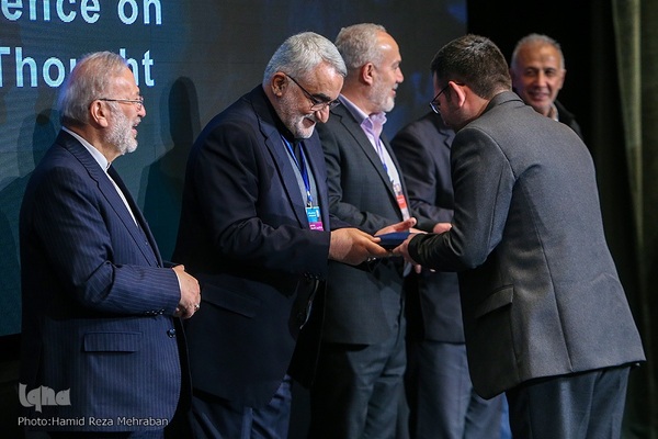 آیین اختتامیه نخستین کنفرانس بین‌المللی مکتب شهید سلیمانی