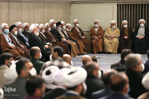 دیدار جمعی از مردم قم با رهبر معظم انقلاب