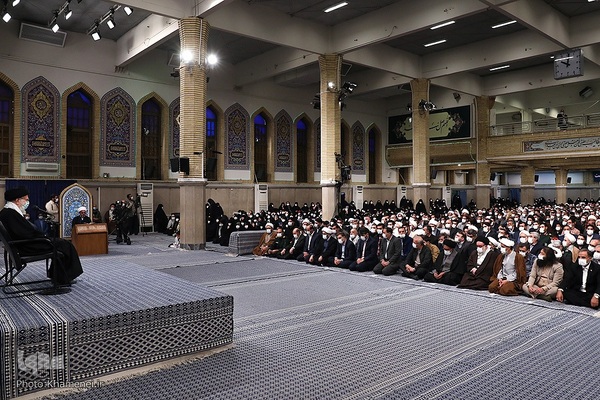 دیدار جمعی از مردم قم با رهبر معظم انقلاب