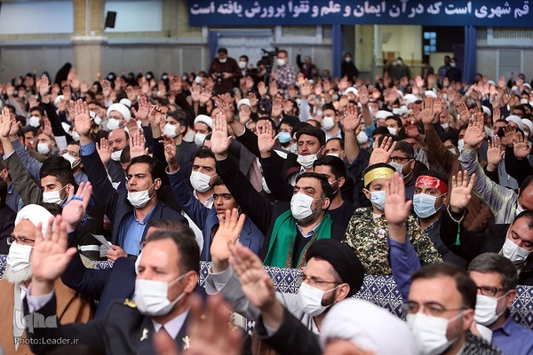 دیدار جمعی از مردم قم با رهبر معظم انقلاب