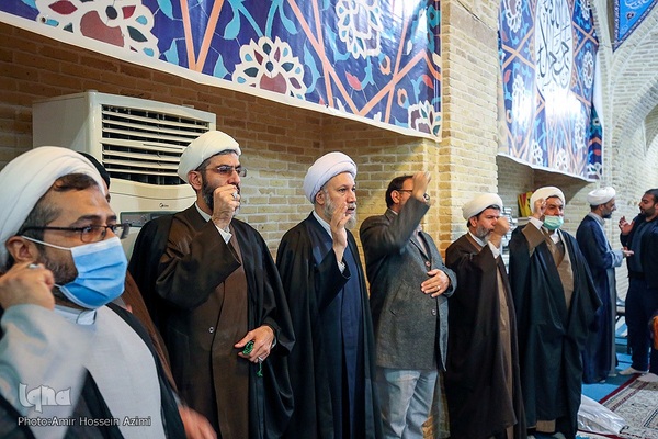 تجمع طلاب حوزه علمیه شیراز در محکومیت اهانت به ساحت مقدس پیامبر اعظم