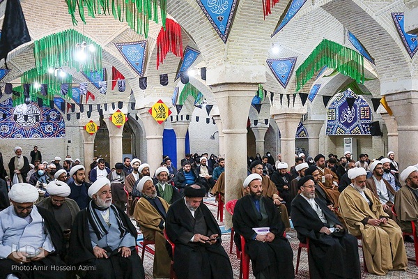 تجمع طلاب حوزه علمیه شیراز در محکومیت اهانت به ساحت مقدس پیامبر اعظم