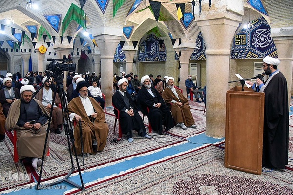 تجمع طلاب حوزه علمیه شیراز در محکومیت اهانت به ساحت مقدس پیامبر اعظم