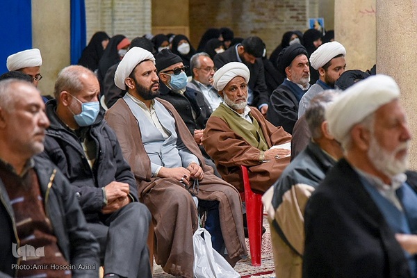 تجمع طلاب حوزه علمیه شیراز در محکومیت اهانت به ساحت مقدس پیامبر اعظم