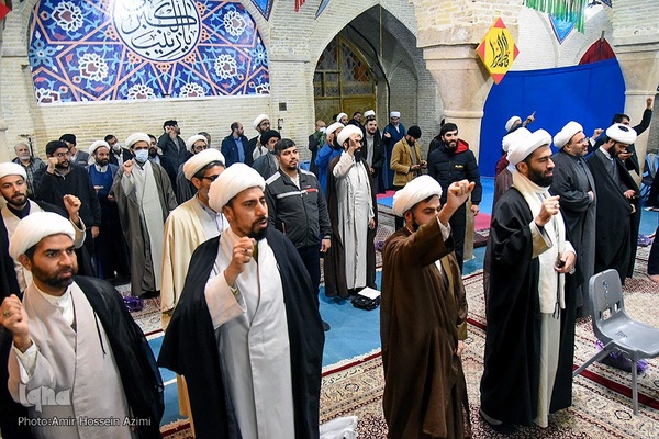 تجمع طلاب حوزه علمیه شیراز در محکومیت اهانت به ساحت مقدس پیامبر اعظم