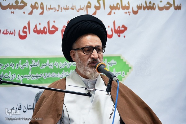 تجمع طلاب حوزه علمیه شیراز در محکومیت اهانت به ساحت مقدس پیامبر اعظم