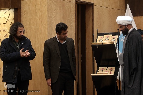 آیین رونمایی ازکتاب رمان روح الله و کتاب صوتی تفسیر آفتاب