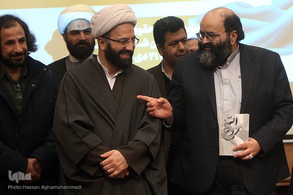 آیین رونمایی ازکتاب رمان روح الله و کتاب صوتی تفسیر آفتاب