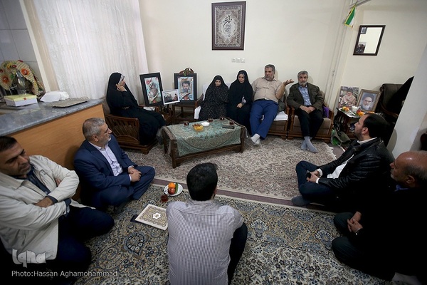 دیدار جمعی از نمایندگان جامعه قرآنی با خانواده شهیدان کشتکار سهی