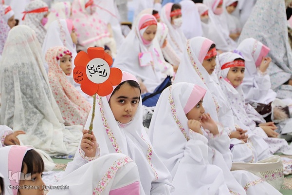 جشن شکوفایی (تکلیف) دانش آموزان دختر تبریز