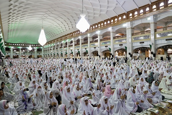 جشن شکوفایی (تکلیف) دانش آموزان دختر تبریز