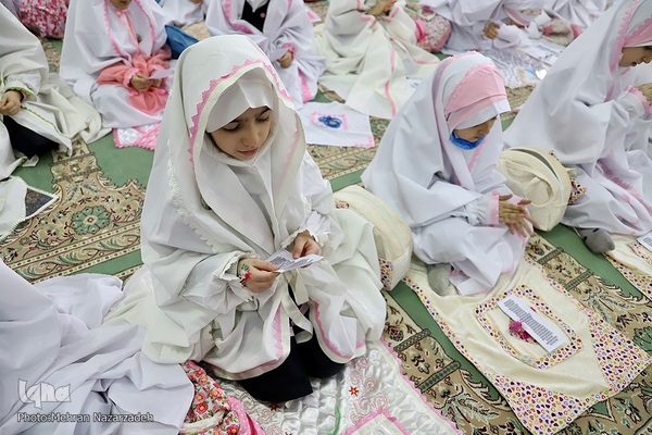 جشن شکوفایی (تکلیف) دانش آموزان دختر تبریز