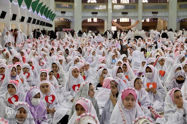 جشن شکوفایی (تکلیف) دانش آموزان دختر تبریز