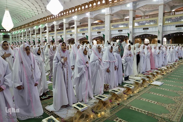 جشن شکوفایی (تکلیف) دانش آموزان دختر تبریز