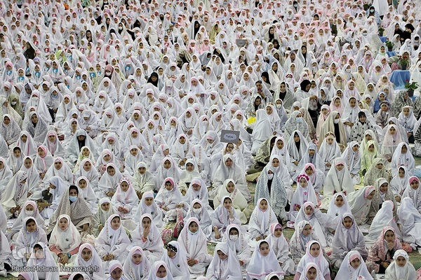 جشن شکوفایی (تکلیف) دانش آموزان دختر تبریز