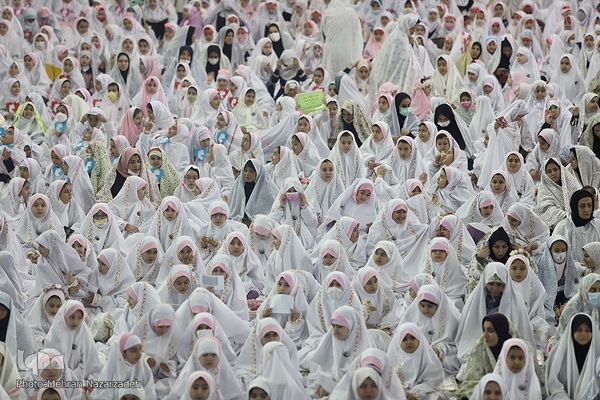 جشن شکوفایی (تکلیف) دانش آموزان دختر تبریز